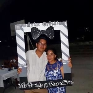 Meet your Posher, Zury